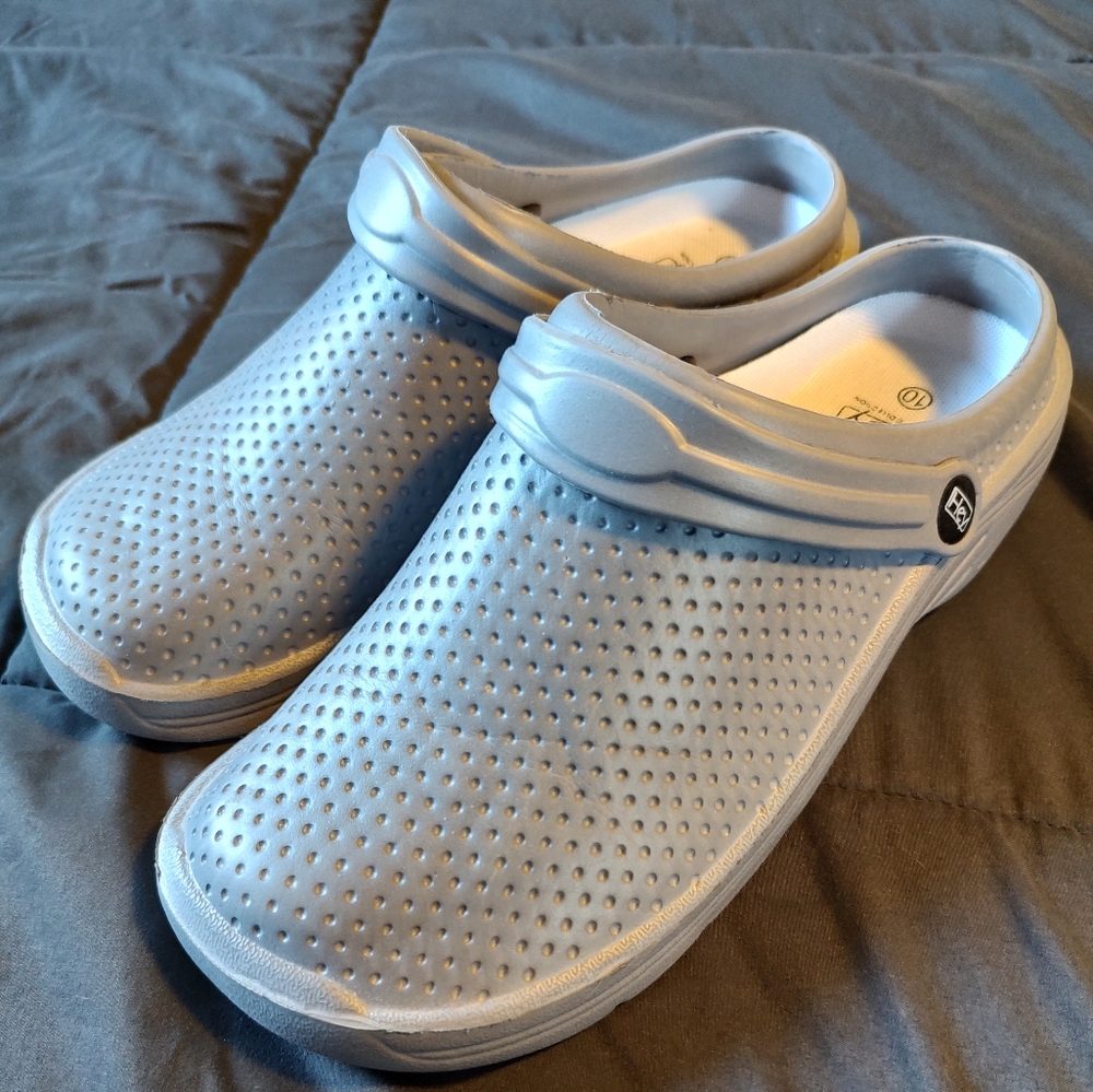 Rubber clogs size 10